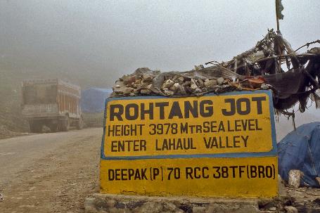 D:\DataFoto\Dia's - Reizen\1995-07-16 Ladakh\03 Naar Kaza\Best Of\Ldak0131y.jpg