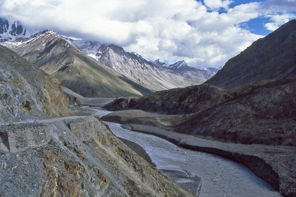 D:\DataFoto\Dia's - Reizen\1995-07-16 Ladakh\03 Naar Kaza\Best Of\Ldak0153y.jpg