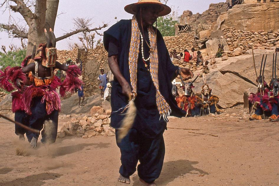 D:\DataFoto\Dia's - Reizen\1998-04-04 Mali - Burkina Faso\09 Dogonland\03 Maskerdans\Best Of\MaBu1289y.jpg
