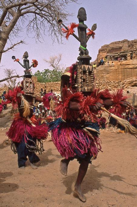 D:\DataFoto\Dia's - Reizen\1998-04-04 Mali - Burkina Faso\09 Dogonland\03 Maskerdans\Best Of\MaBu1293y.jpg