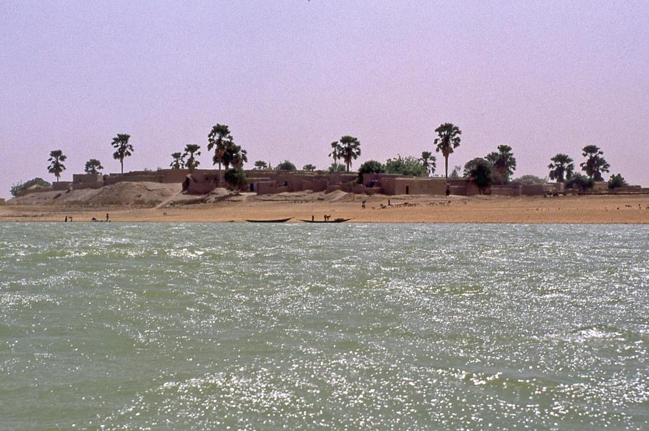 D:\DataFoto\Dia's - Reizen\1998-04-04 Mali - Burkina Faso (herschikt)\11 Op de Niger – Dag 1\Best Of\MaBu1402y.jpg
