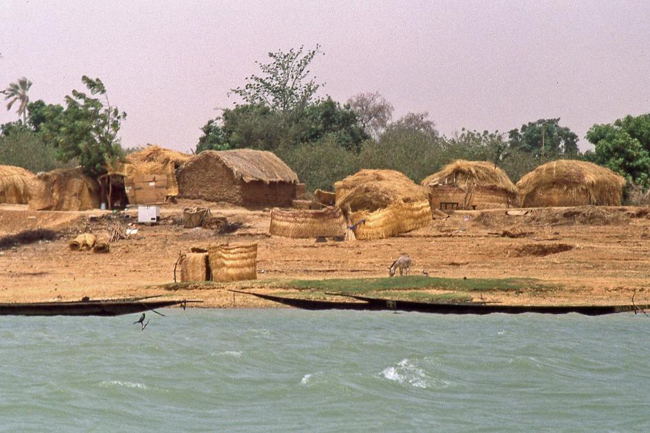 D:\DataFoto\Dia's - Reizen\1998-04-04 Mali - Burkina Faso (herschikt)\11 Op de Niger – Dag 1\Best Of\MaBu1408y.jpg