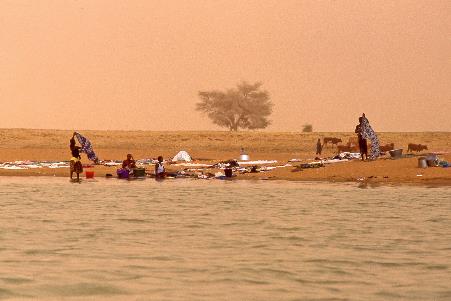 D:\DataFoto\Dia's - Reizen\1998-04-04 Mali - Burkina Faso (herschikt)\11 Op de Niger – Dag 1\Best Of\MaBu1439y.jpg