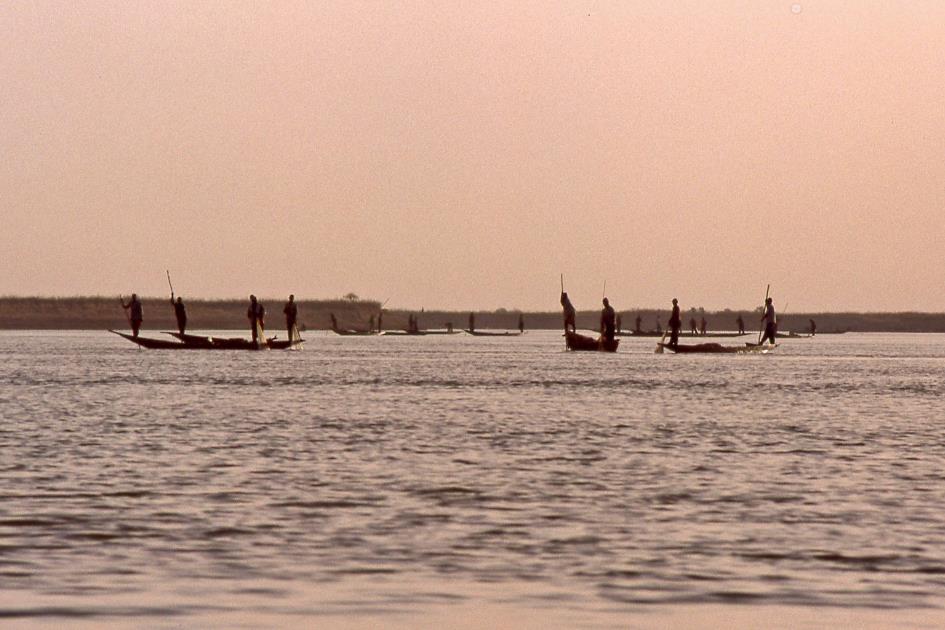 D:\DataFoto\Dia's - Reizen\1998-04-04 Mali - Burkina Faso (herschikt)\12 Op de Niger – Dag 2\Best Of\MaBu1447y.jpg