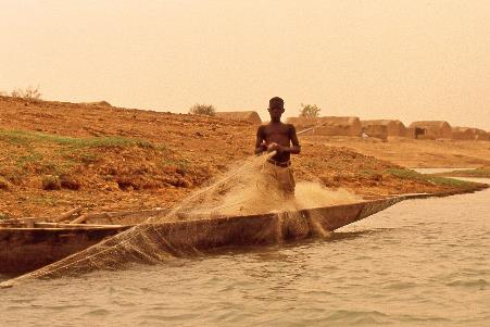 D:\DataFoto\Dia's - Reizen\1998-04-04 Mali - Burkina Faso (herschikt)\11 Op de Niger – Dag 1\Best Of\MaBu1441y.jpg