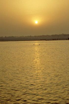 D:\DataFoto\Dia's - Reizen\2004-04-03 Orissa\02 Varanasi\Best Of\NInd0023y.jpg