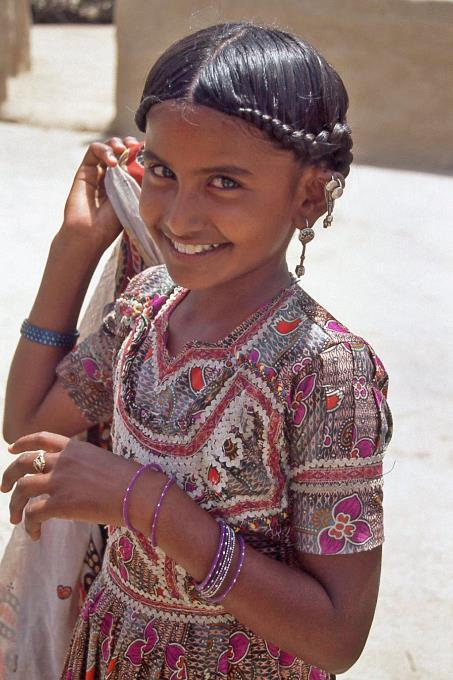 D:\DataFoto\Dia's - Reizen\2006-04-01 Rajasthan - Gujarat (herschikt)\13 Bhirandiyara - Mevrouw Ramatbhai\Best Of\Guja0199y.jpg