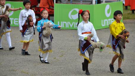 D:\DataFoto\Foto's - Reizen\2013-07-08 Mongolie\24 - 04 Naadam Spektakel\MONG0572b.jpg