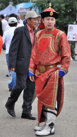 D:\DataFoto\Foto's - Reizen\2013-07-08 Mongolie\24 - 01 Naadam Ingang stadion\Werkmap\MONG0368b.jpg