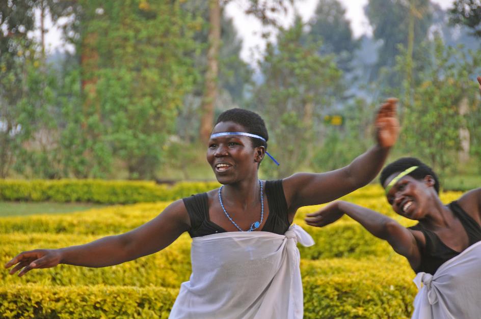 D:\DataFoto\Foto's - Reizen\2016-07-11 Oeganda - Rwanda\25 Kinigi Dansen\Best Of\OERW3337y.jpg