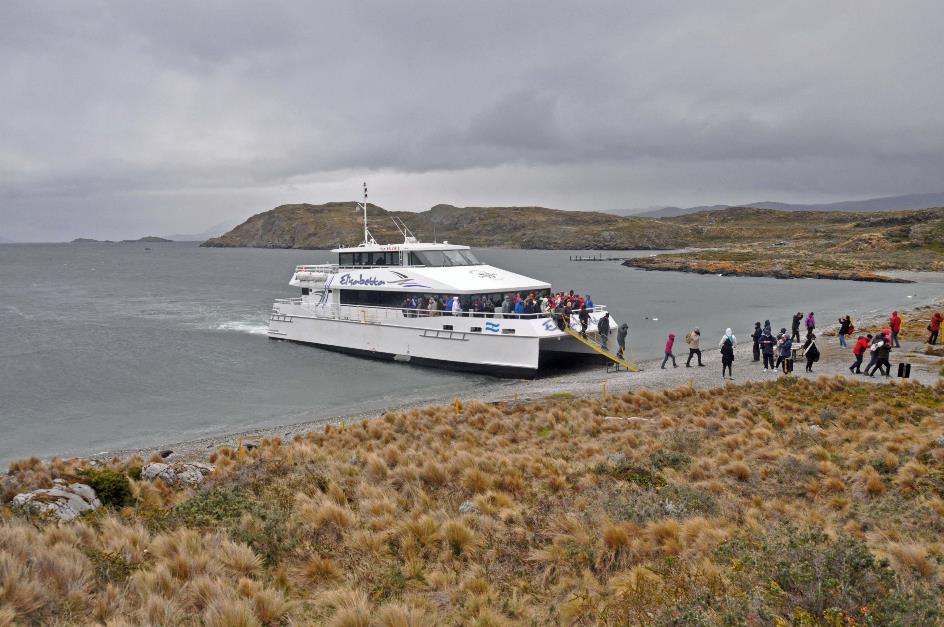 D:\DataFoto\Foto's - Reizen\2017-10-29 Patagonie\09 Beaglekanaal - Boottocht\Best Of\07 Isla Bridges\PAGO1567x.jpg