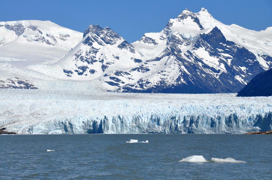 D:\DataFoto\Foto's - Reizen\2017-10-29 Patagonie\14 Perito Moreno (herschikt)\1400 Best Of\1411 Gletsjer van op afstand (zuid)\PAGO2378x.jpg