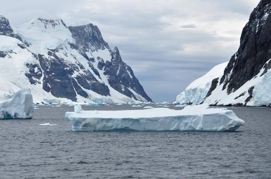 D:\DataFoto\Foto's - Reizen\2018-01-21 Antarctica (herschikt)\17 Lemairekanaal\Best Of\ANTA2079x.jpg