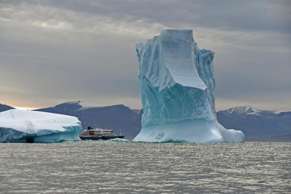 D:\DataFoto\Foto's - Reizen\2022-08-30 Noordoost-Groenland\09 Keizer Frans Jozeffjord\Best Of\GROE1501y.jpg