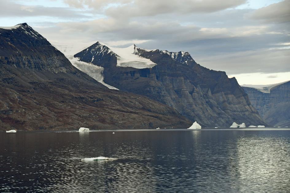 D:\DataFoto\Foto's - Reizen\2022-08-30 Noordoost-Groenland\12 Antarctic Sund\Best Of\GROE2018y.jpg