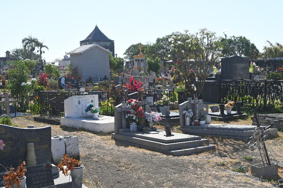 D:\DataFoto\Foto's - Reizen\2023-10-16 La Reunion\40 Cimetiere Marin\Best Of\REU_2569y.jpg