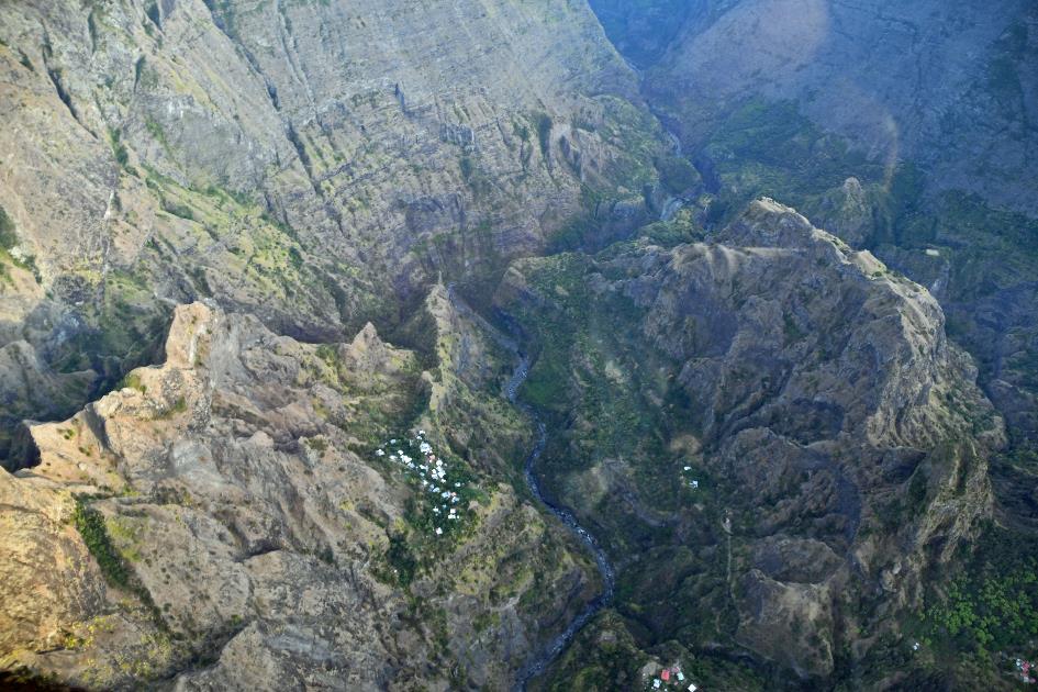D:\DataFoto\Foto's - Reizen\2023-10-16 La Reunion\42 Helikoptervlucht\_Best Of\REU_2709y.jpg